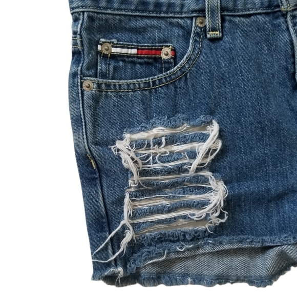 Tommy Hilfiger Distressed Mid Rise Blue Denim Logo Cutoff Jean Shorts Size 3. - Picture 3 of 8